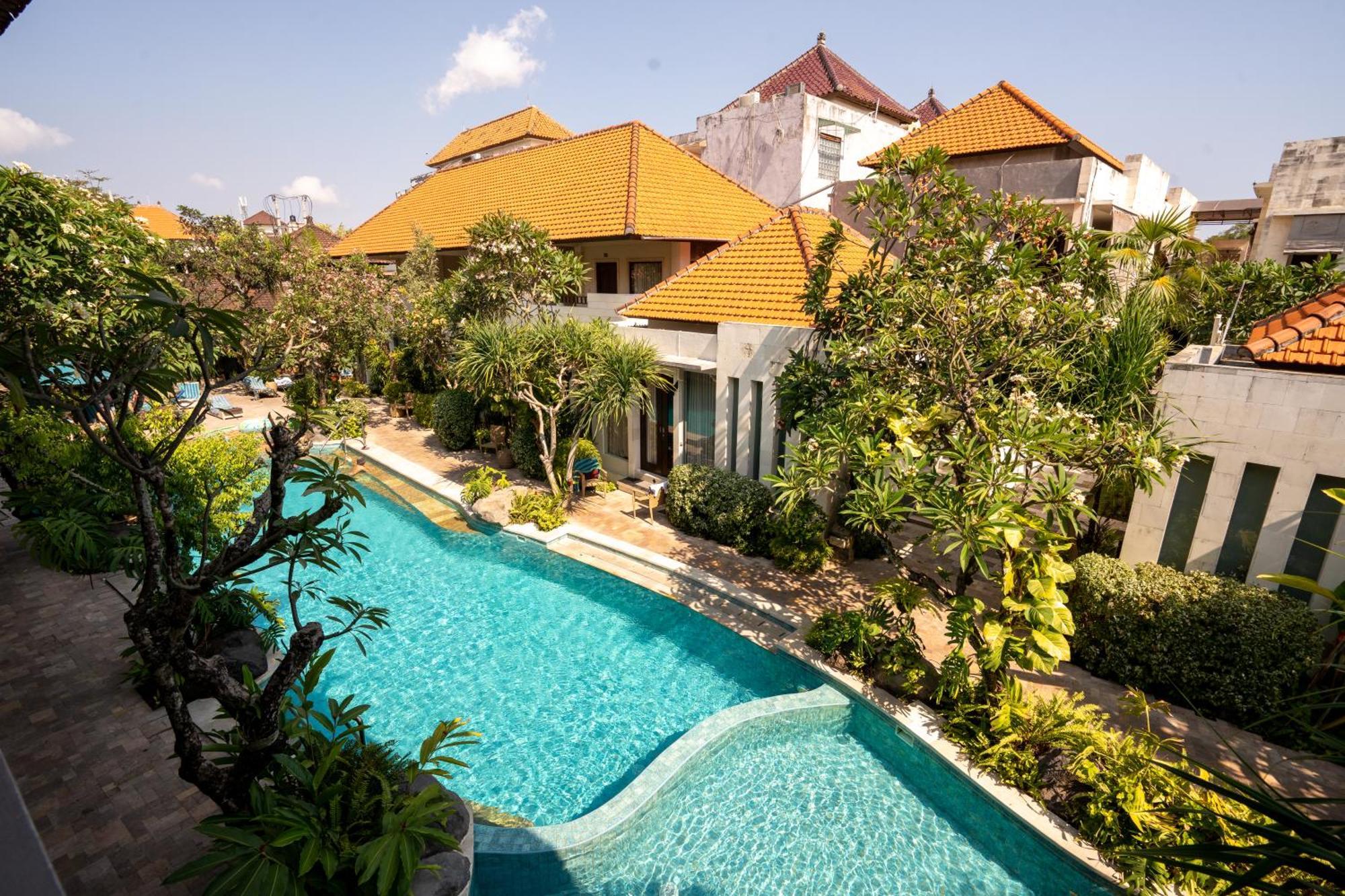 Baleka & सहारा Legian (Bali)